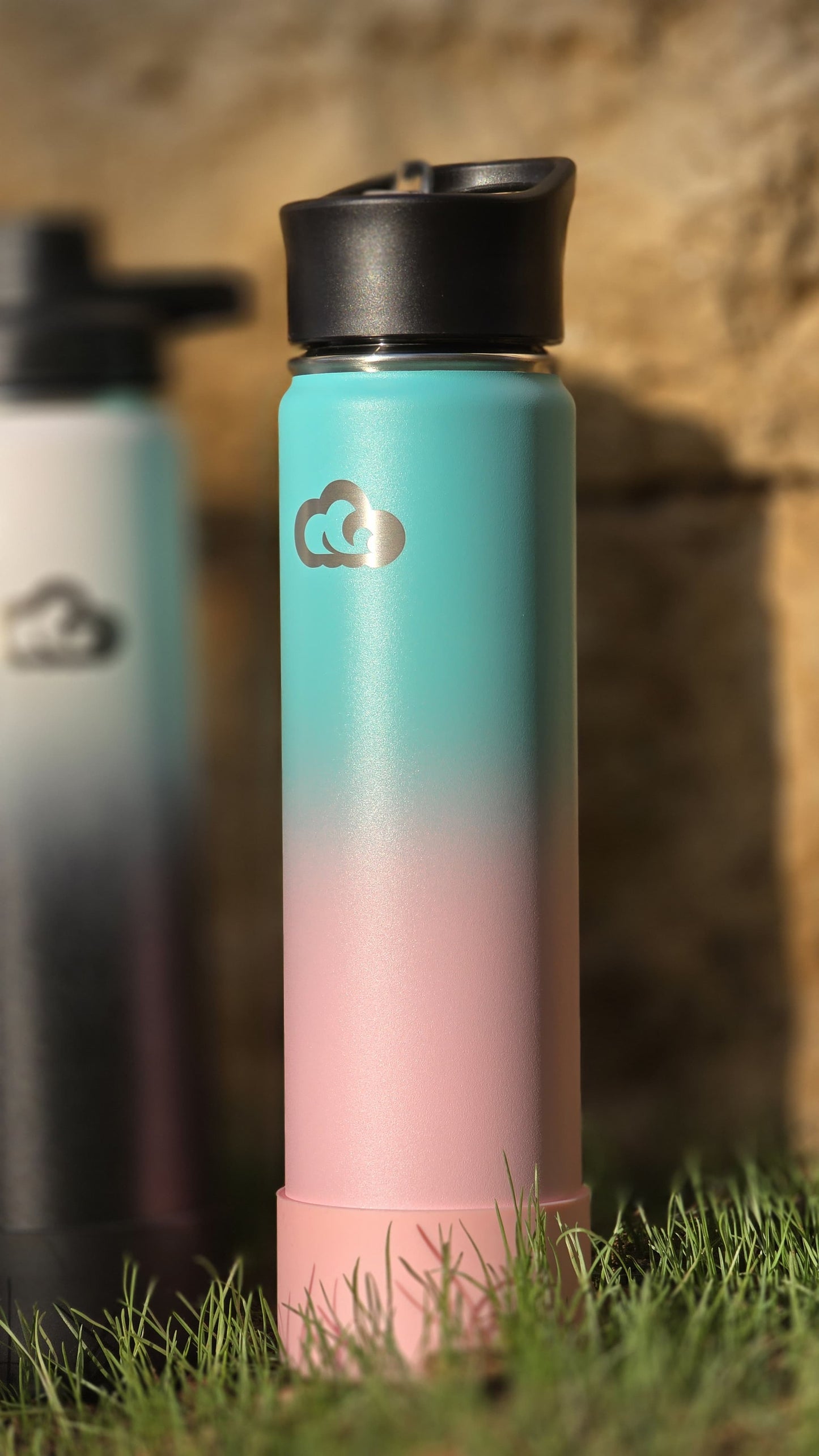 750ml Insulated Stainless Steel Bottle – Double Wall, Leak-Proof | Free Extra Lid + Silicone Boot