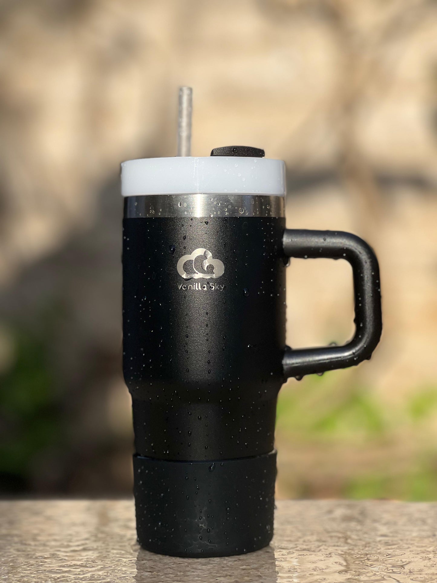 Vanilla Sky Quencher – 420ml Insulated Tumbler with Handle