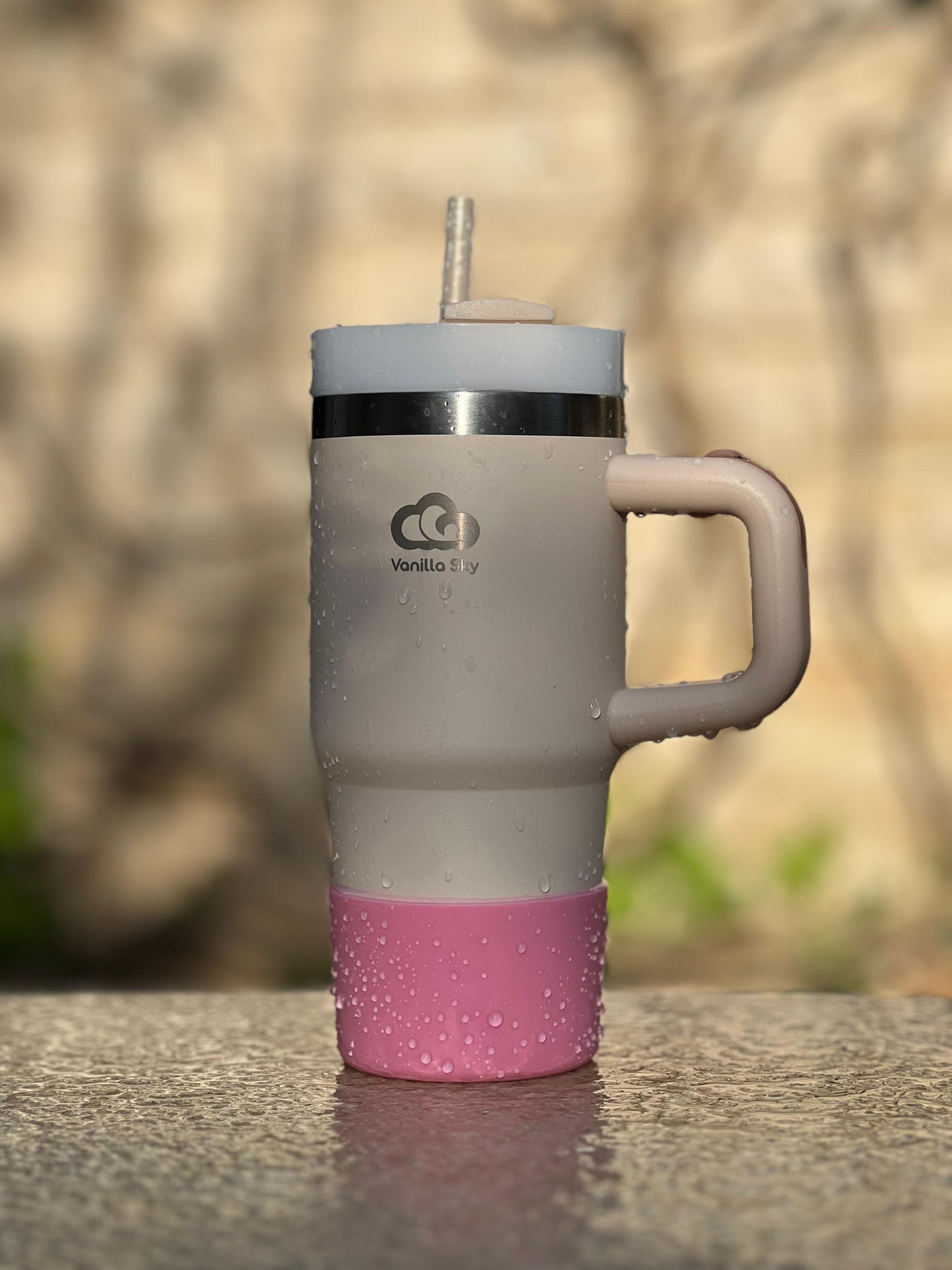 Vanilla Sky Quencher – 420ml Insulated Tumbler with Handle