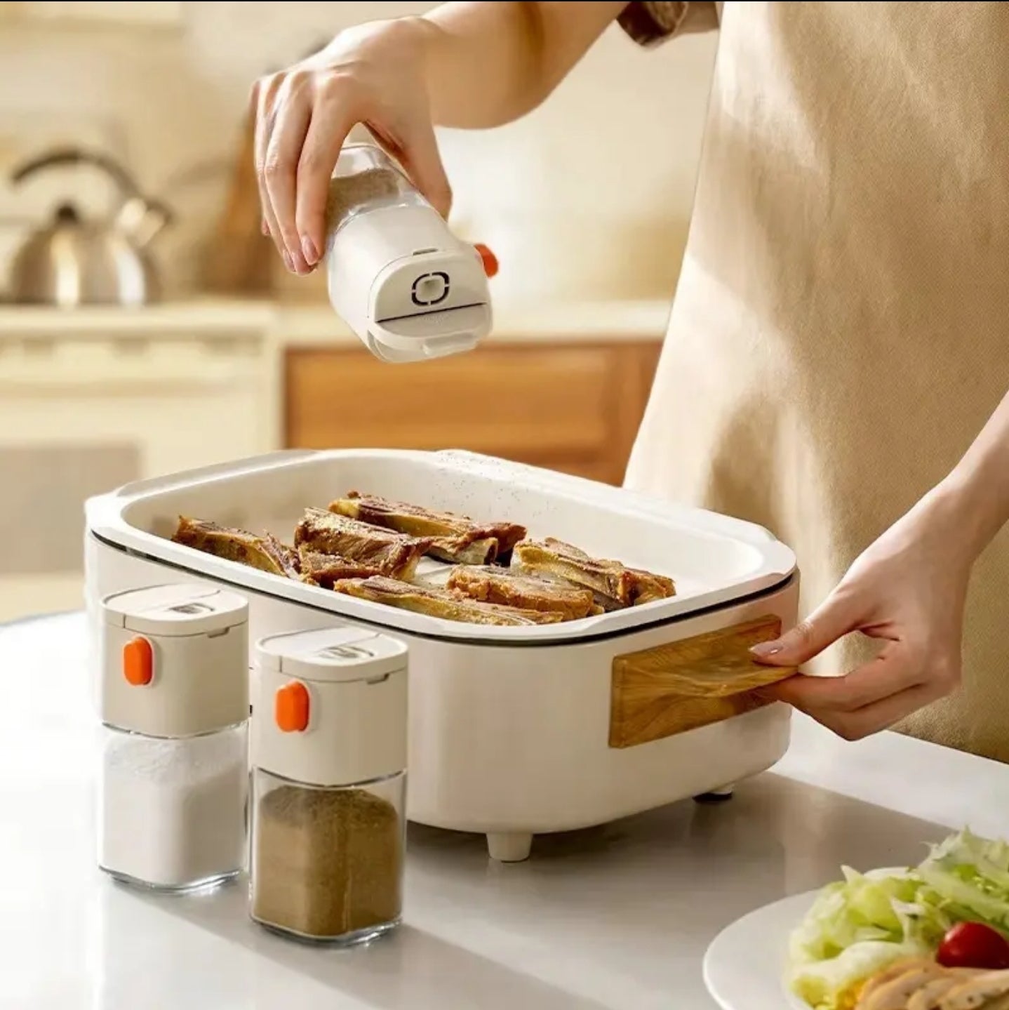 0.5g Metering Salt Shaker Push Type – Glass Salt Dispenser, Sugar Bottle & Spice Jar for Cooking