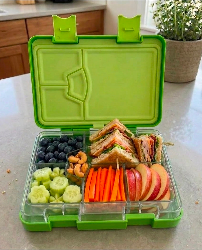 880ml Kids Bento Lunch Box – Durable Plastic, Tritan Tray & Silicone Seal
